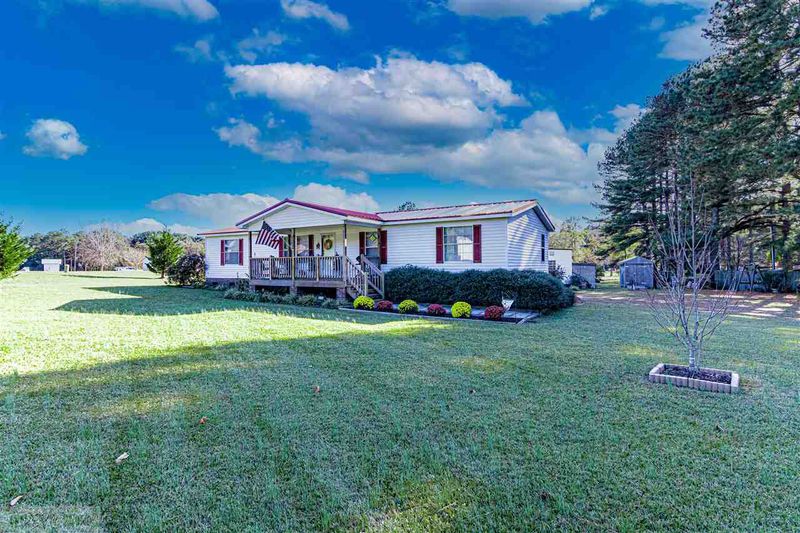 952 Woodruff Rd, Selma, NC 27576