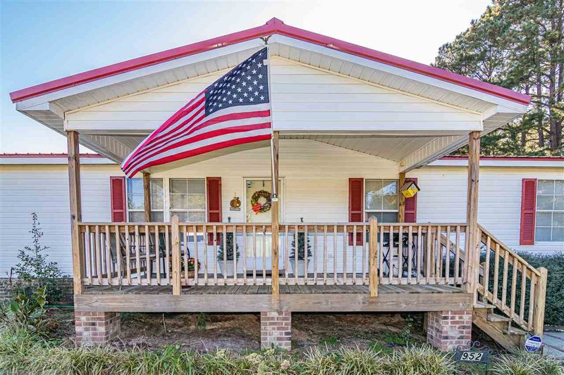 952 Woodruff Rd, Selma, NC 27576