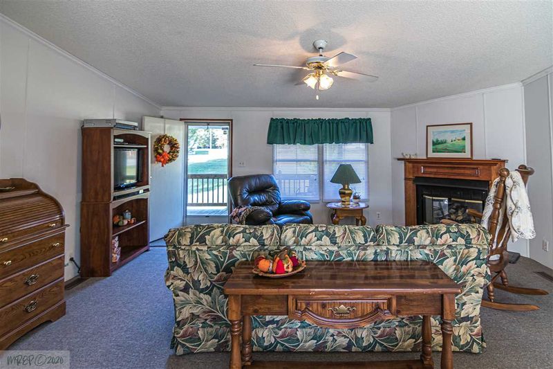 952 Woodruff Rd, Selma, NC 27576