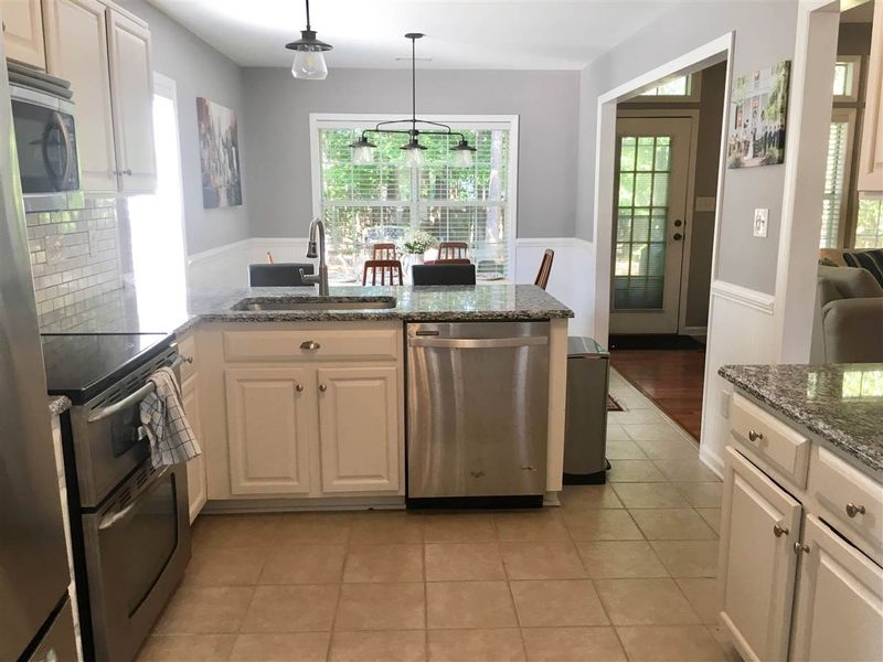 9525 Treymore Dr, Raleigh, NC 27617