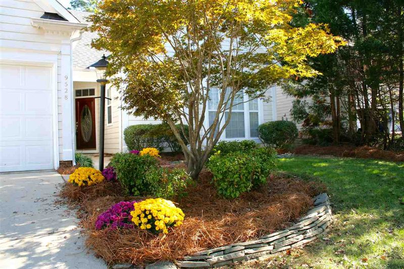 9528 Treymore Dr, Raleigh, NC 27617