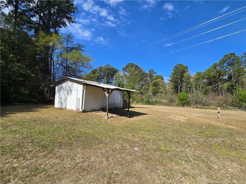 953 Francis Dr, Fayetteville, NC 28306
