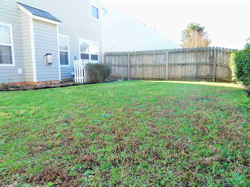 953 Stinson Ave, Holly Springs, NC 27540