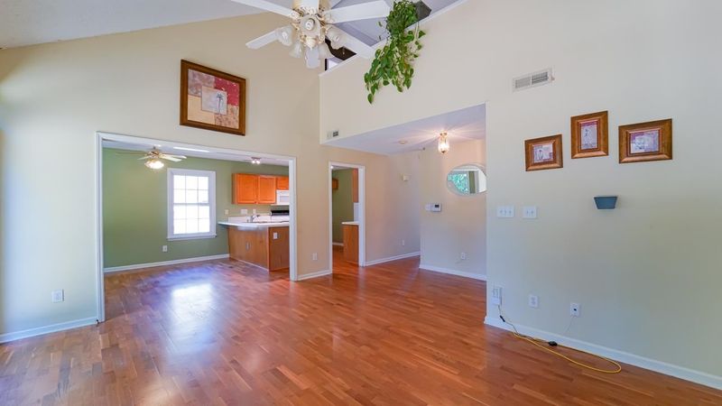 9533 Treymore Dr, Raleigh, NC 27617
