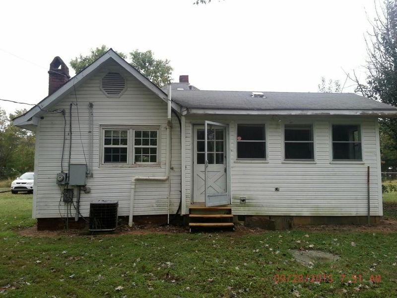 954 Railroad St, Mebane, NC 27302
