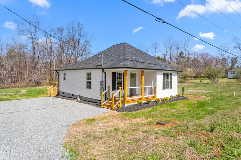 955 Holt St, Mebane, NC 27302