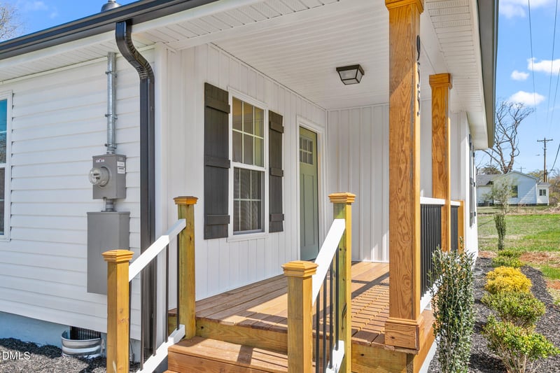 955 Holt St, Mebane, NC 27302