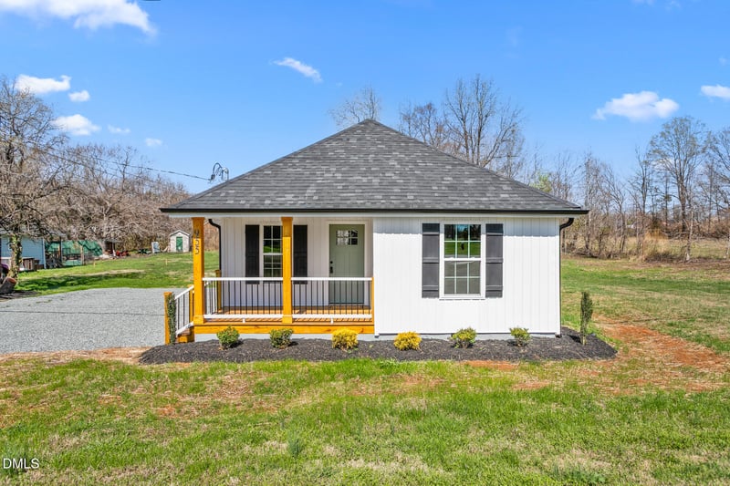 955 Holt St, Mebane, NC 27302