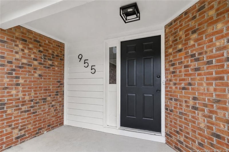 955 Pepperwood Dr, Fayetteville, NC 28311