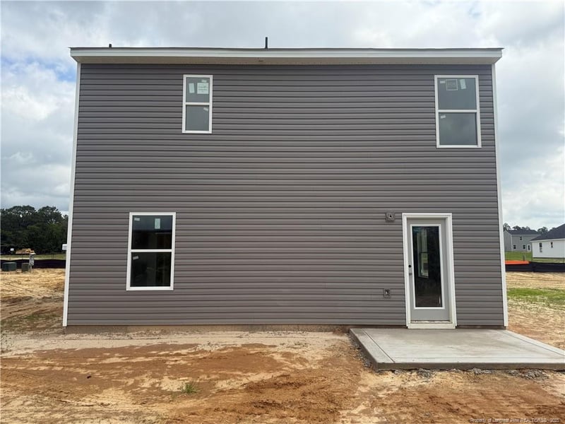 955 Sapphire Stone Ln, Hope Mills, NC 28348