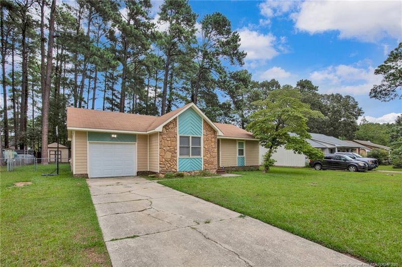 9558 Holbrook Ln, Fayetteville, NC 28314