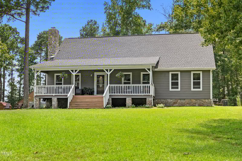 956 Hilltop Rd, Sanford, NC 27330