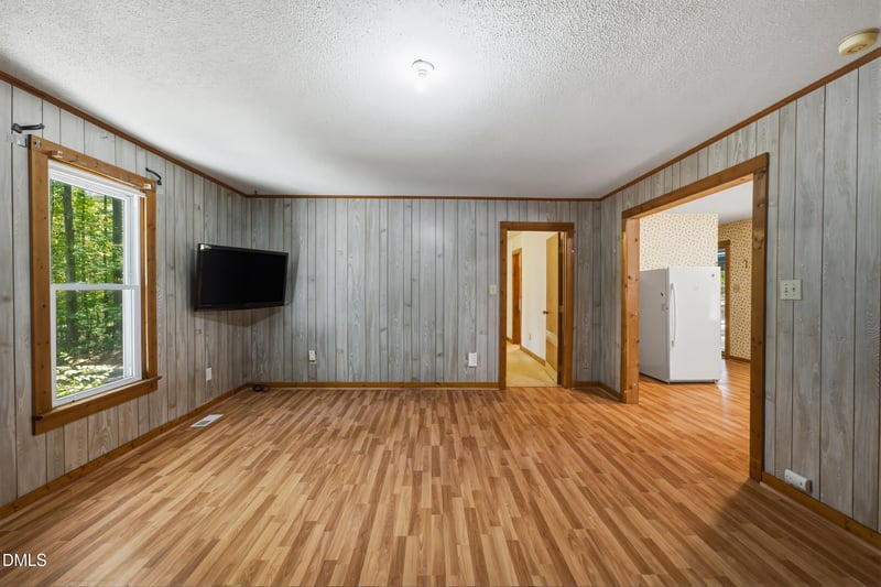 956 Holden Rd, Youngsville, NC 27596