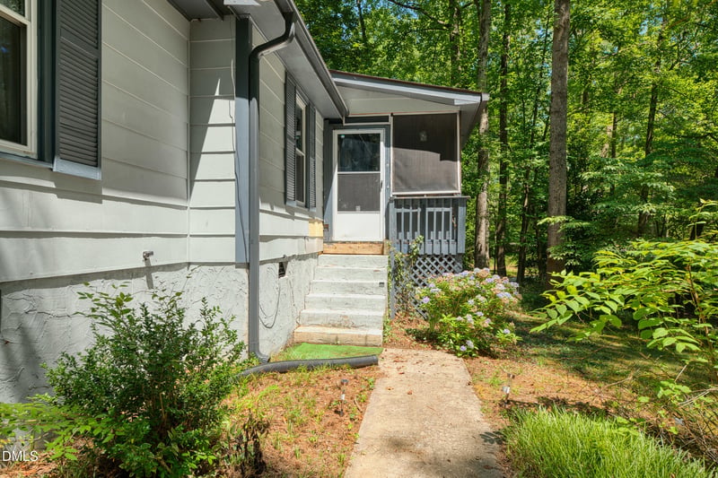 956 Holden Rd, Youngsville, NC 27596