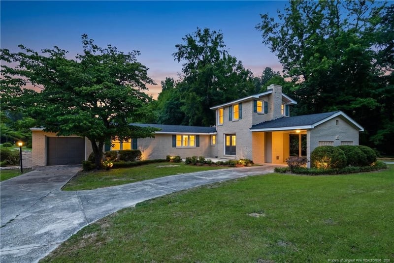 956 Middle Rd, Fayetteville, NC 28312