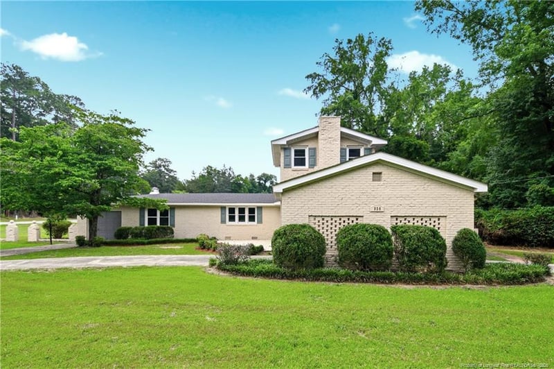 956 Middle Rd, Fayetteville, NC 28312