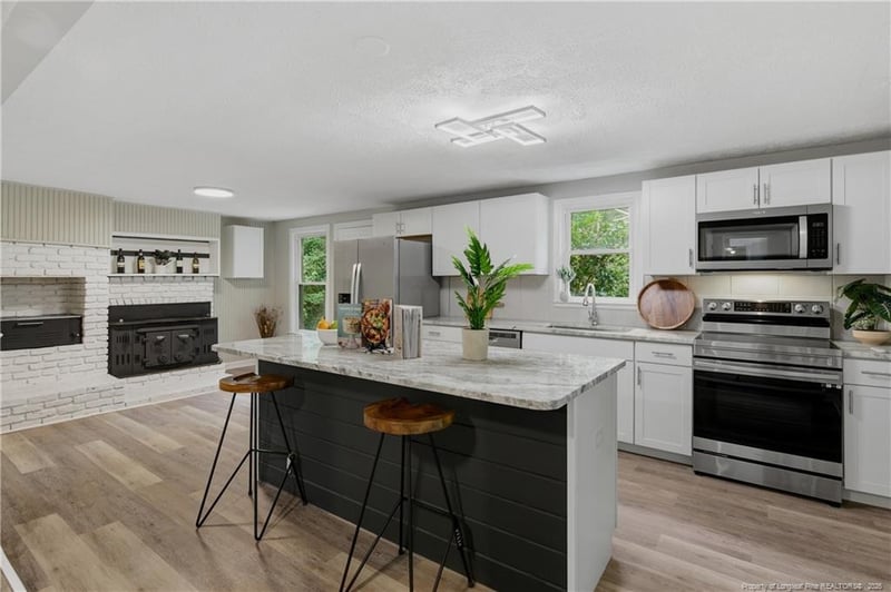 956 Middle Rd, Fayetteville, NC 28312