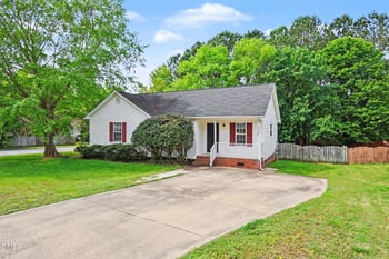 956 Philwood Ct, Fuquay Varina, NC 27526