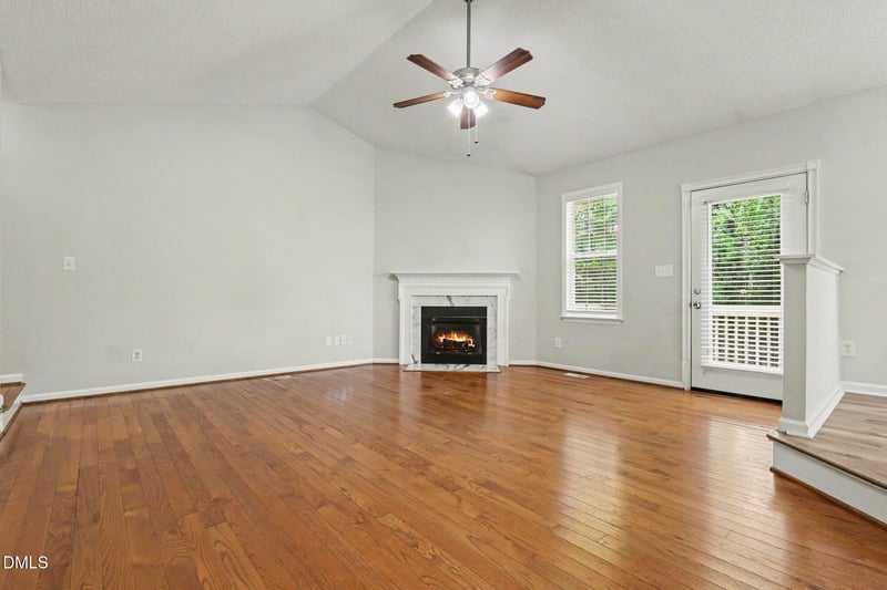 956 Philwood Ct, Fuquay Varina, NC 27526