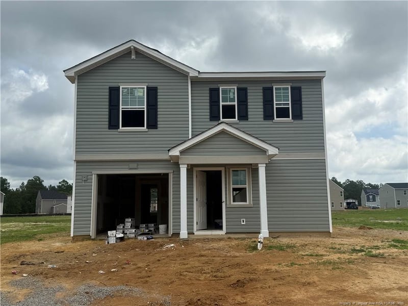 956 Sapphire Stone Ln, Hope Mills, NC 28348