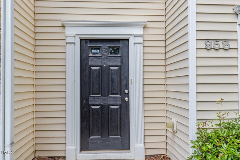 958 Shining Wire Way, Morrisville, NC 27560