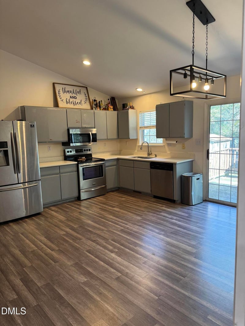 96 Madeline Ct, Youngsville, NC 27596