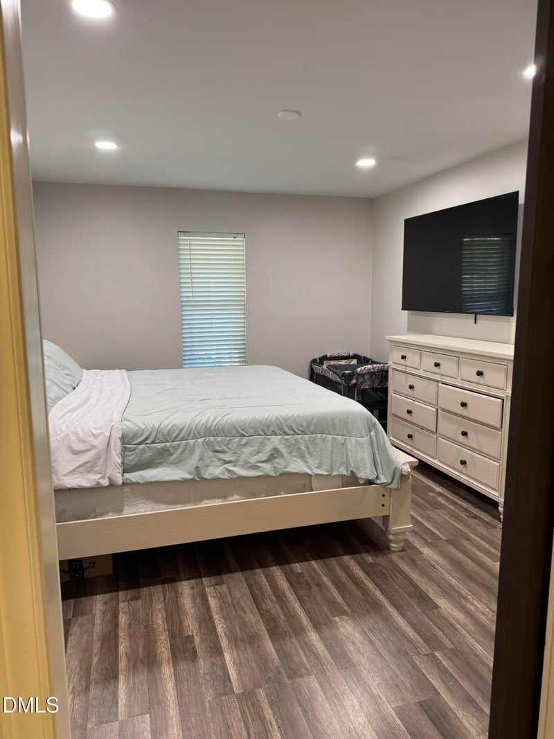 96 Madeline Ct, Youngsville, NC 27596