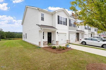 96 March Creek Dr, Fuquay Varina, NC 27526