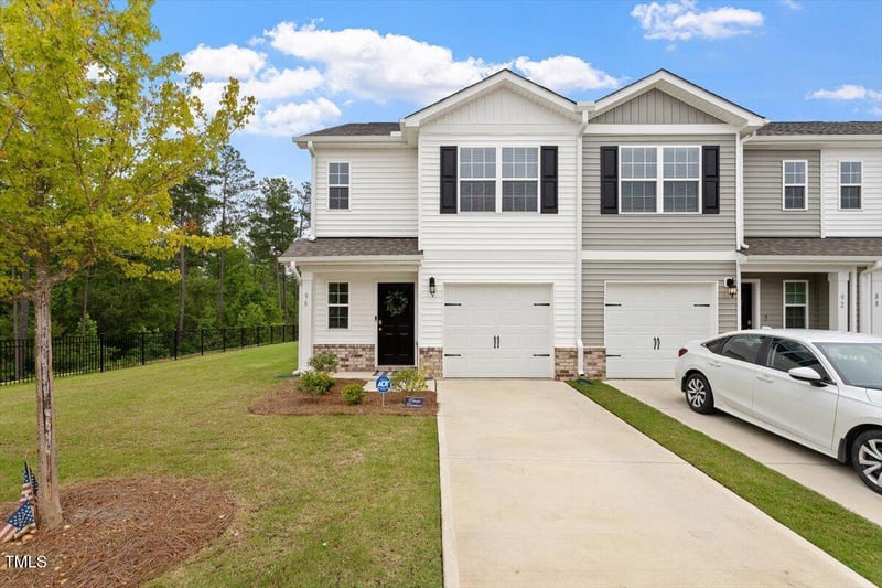 96 March Creek Dr, Fuquay Varina, NC 27526