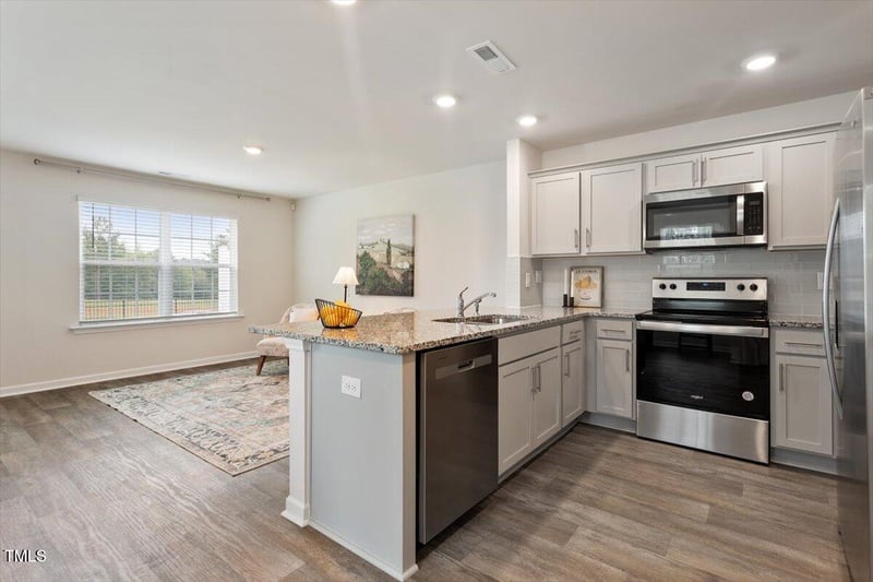 96 March Creek Dr, Fuquay Varina, NC 27526