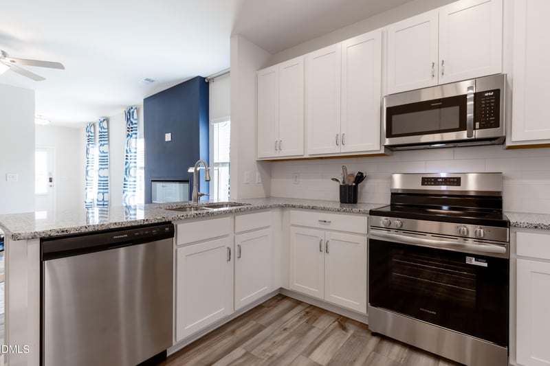 96 Oyster Tabby Dr, Lillington, NC 27546