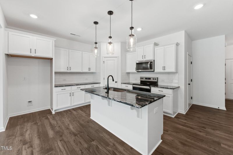 96 Periwinkle Pl #13, Clayton, NC 27527