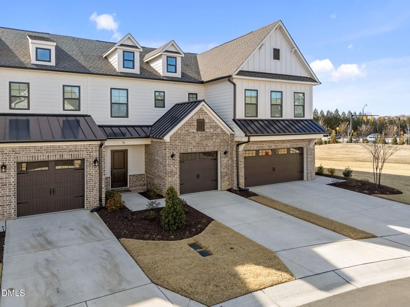 96 Periwinkle Pl, Clayton, NC 27527