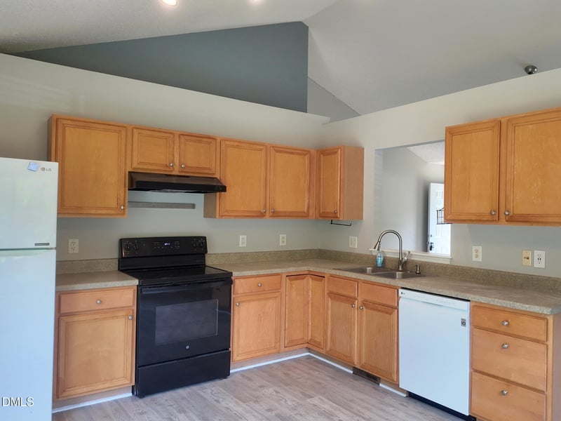 96 Shire Ct, Zebulon, NC 27597