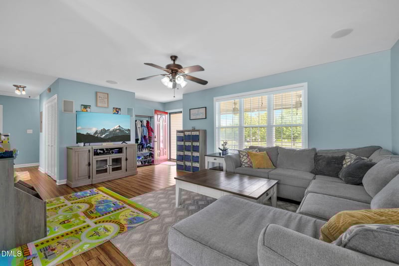 96 Sugarhill Dr, Zebulon, NC 27597