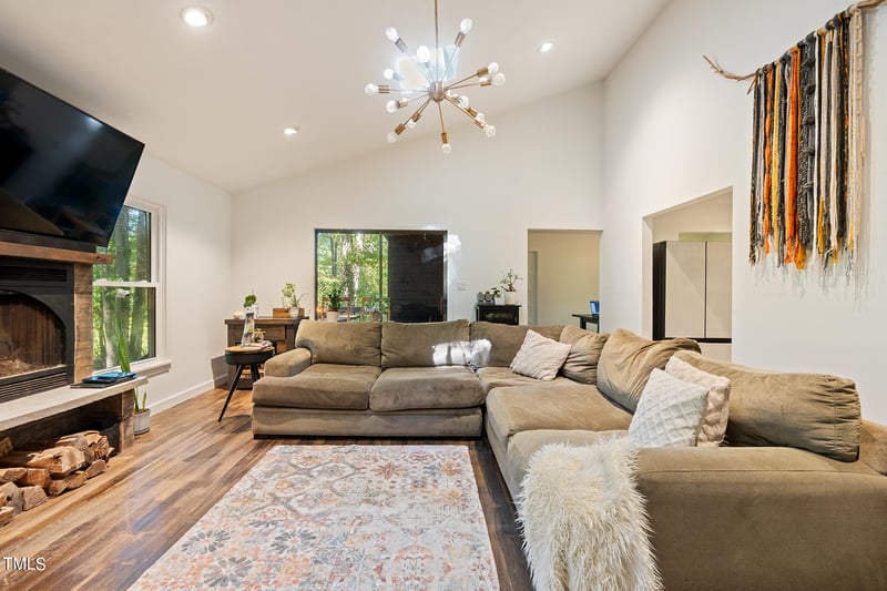 9601 Leslie Dr, Chapel Hill, NC 27516