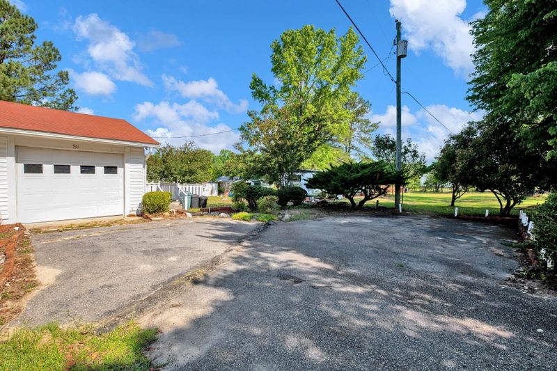 961 Live Oak Rd, Coats, NC 27521