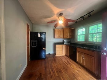 961 Mckimmon Rd, Fayetteville, NC 28303