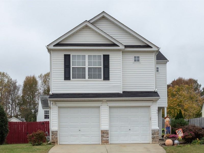 961 Stinson Ave, Holly Springs, NC 27540