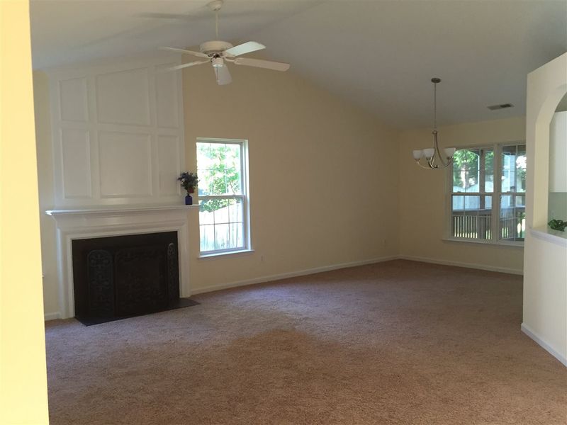 9616 Erinsbrook Dr, Raleigh, NC 27617