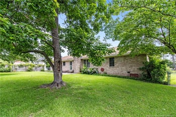 962 Dandridge Dr, Fayetteville, NC 28303