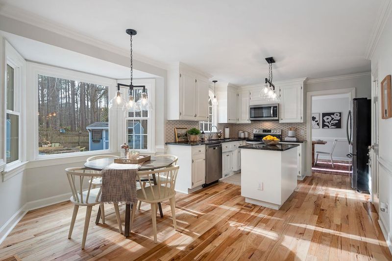 9624 Kingsford Dr, Cary, NC 27518