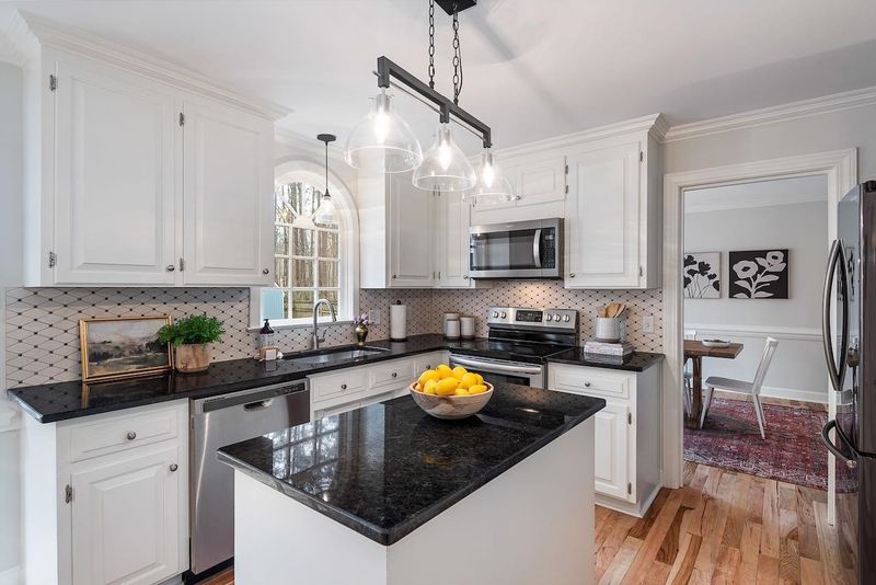 9624 Kingsford Dr, Cary, NC 27518