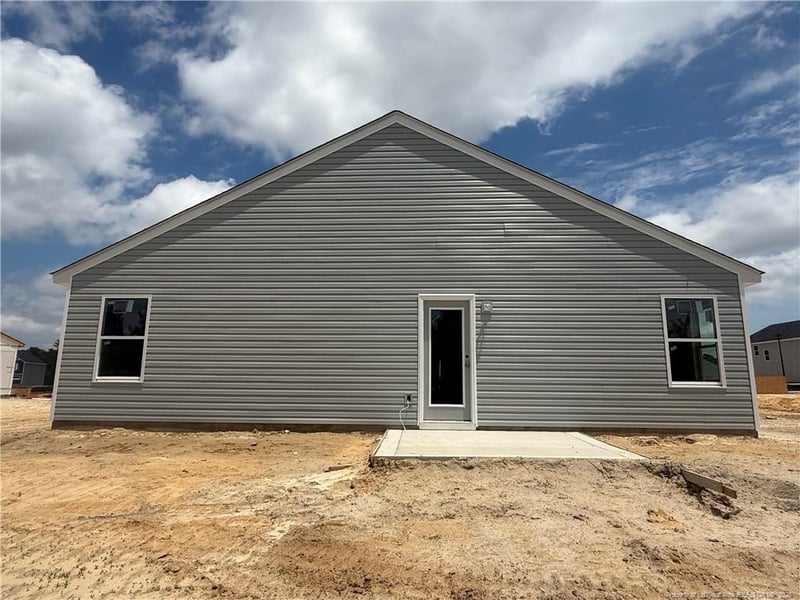 963 Sapphire Stone Ln, Hope Mills, NC 28348