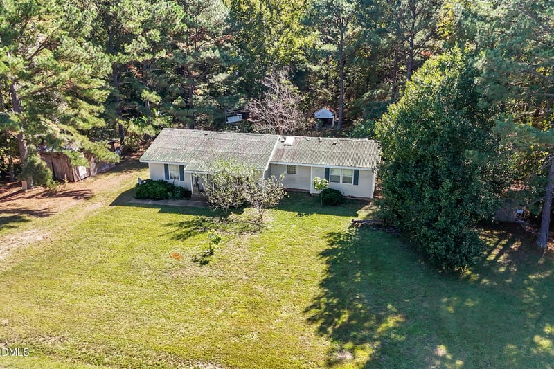 9642 Nc 42 , Holly Springs, NC 27540