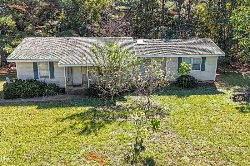 9642 Nc 42 , Holly Springs, NC 27540