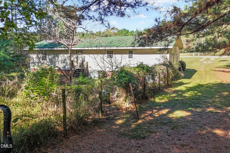 9642 Nc 42 , Holly Springs, NC 27540