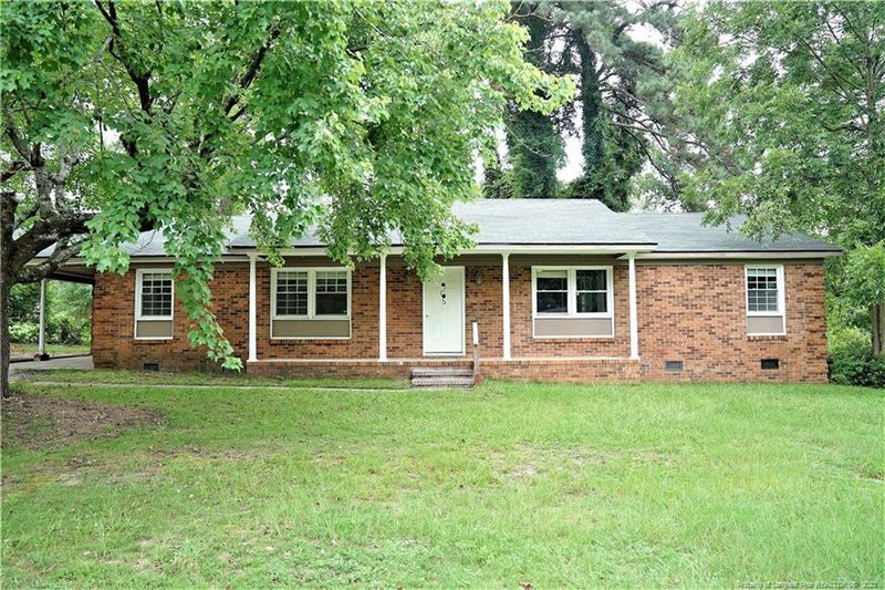 965 Louise Cir, Fayetteville, NC 28314