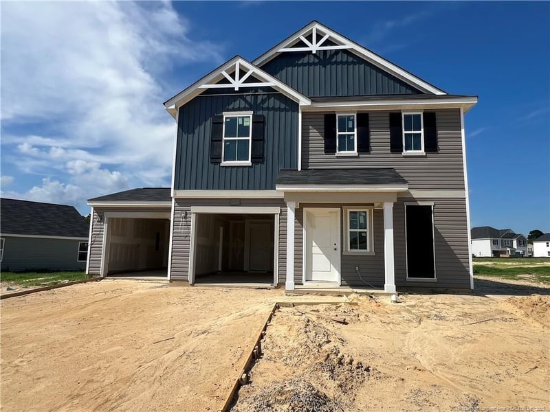 968 Sapphire Stone Ln, Hope Mills, NC 28348