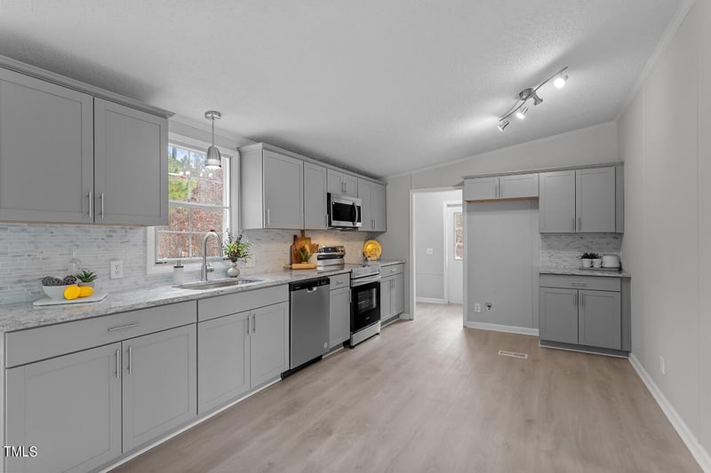 97 Brent Wood Ct, Sanford, NC 27332